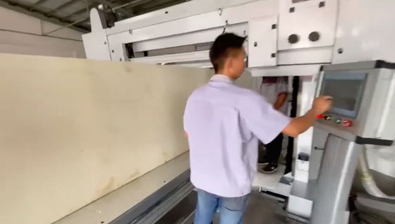 फोम के लिए उच्च अंत स्वचालित फ्लैट काटने की मशीन TDBW-2100